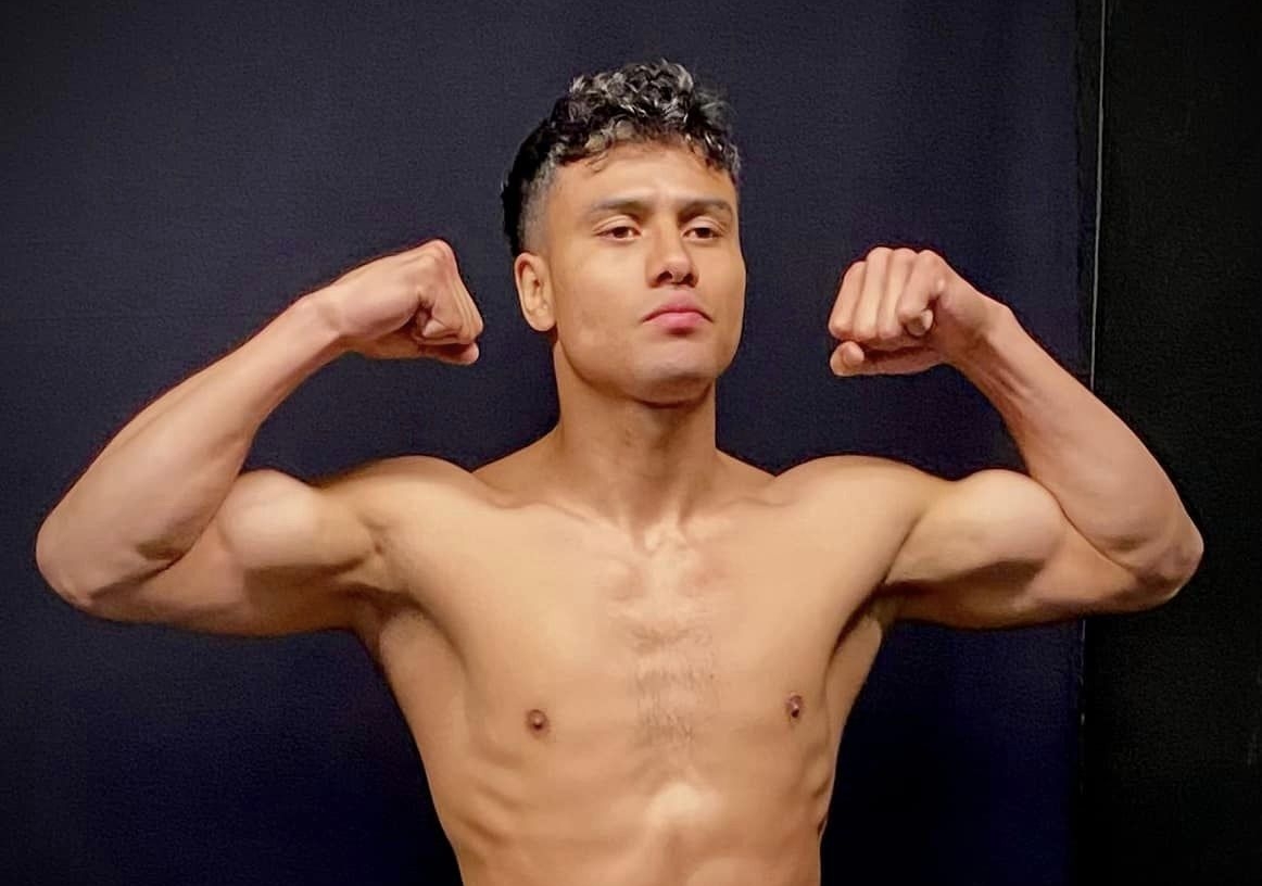 Lester Martínez pelea profesional