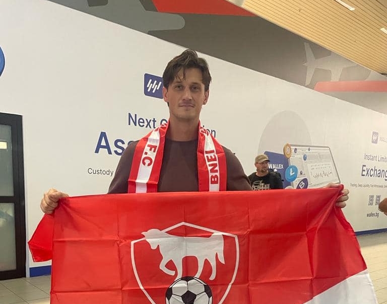 Nicholas Hagen ya debutó con su nuevo equipo