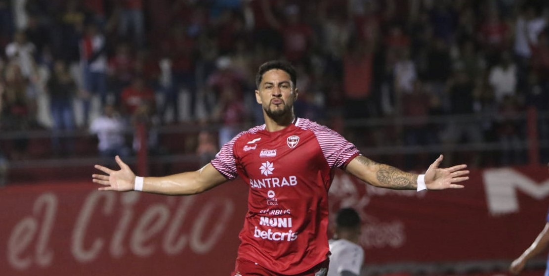 Pedro Baez aportó su cuota de gol para el triunfo de Malacateco. (Foto Prensa Libre: Deportivo Malacateco)