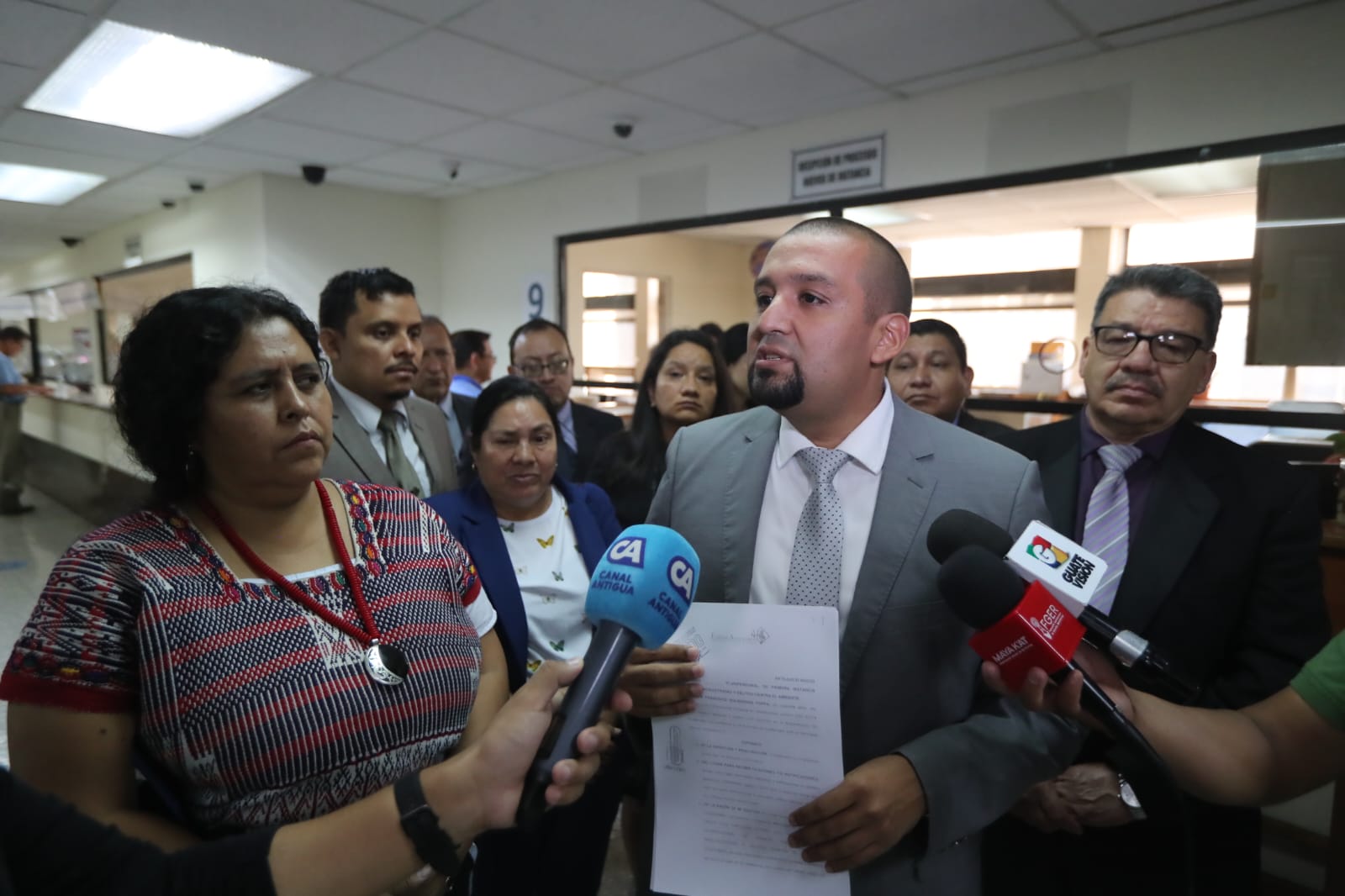 Juan Francisco Solórzano Foppa encabeza al grupo de abogados que solicitó el retiro del derecho de antejuicio del juez Sétimo Penal, Fredy Orellana. (Foto Prensa Libre: Élmer Vargas)