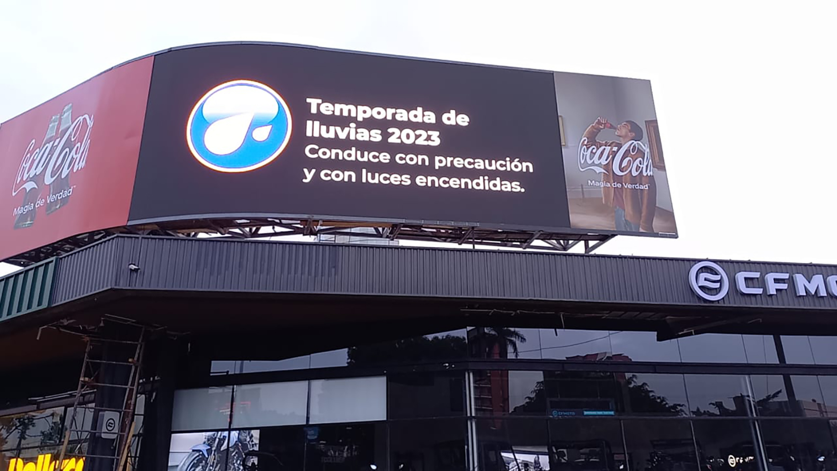 La nueva era de publicidad en pantalla curva y 3D