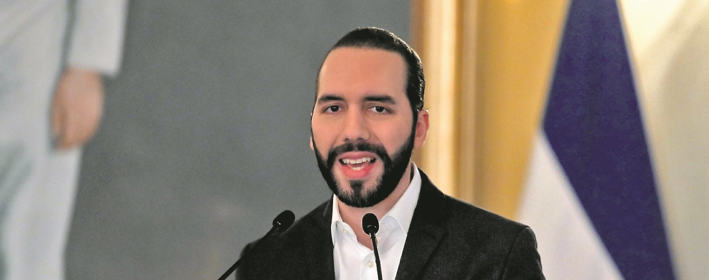 Salvadoran President Nayib Bukele delivers a  press conference to announce the instalation of the International Commission Against Impunity in El Salvador (CICIES) at the presidential palace, in San Salvador, on September 6, 2019. - The government of El Salvador together with the Organization of American States (OAS) announced on Friday the installation of an international commission against impunity that will be responsible for investigating acts of corruption and preventing impunity. (Photo by MARVIN RECINOS / AFP)