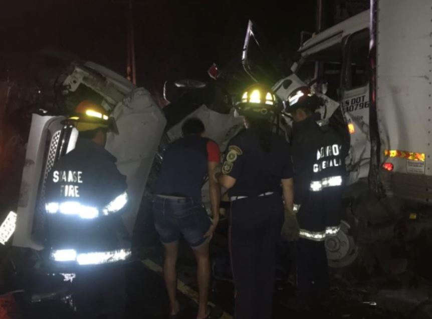 Tres muertos y dos heridos deja accidente de tránsito en ruta Cito-Zarco, Santa Cruz Muluá, Retalhuleu. (Foto Prensa Libre: Bomberos Municipales Departamentales)