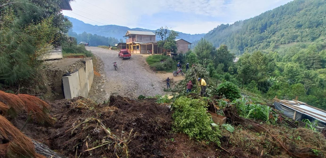 Derrumbe y daños en la red vial: Lluvias de las últimas horas causan daños en el territorio nacional