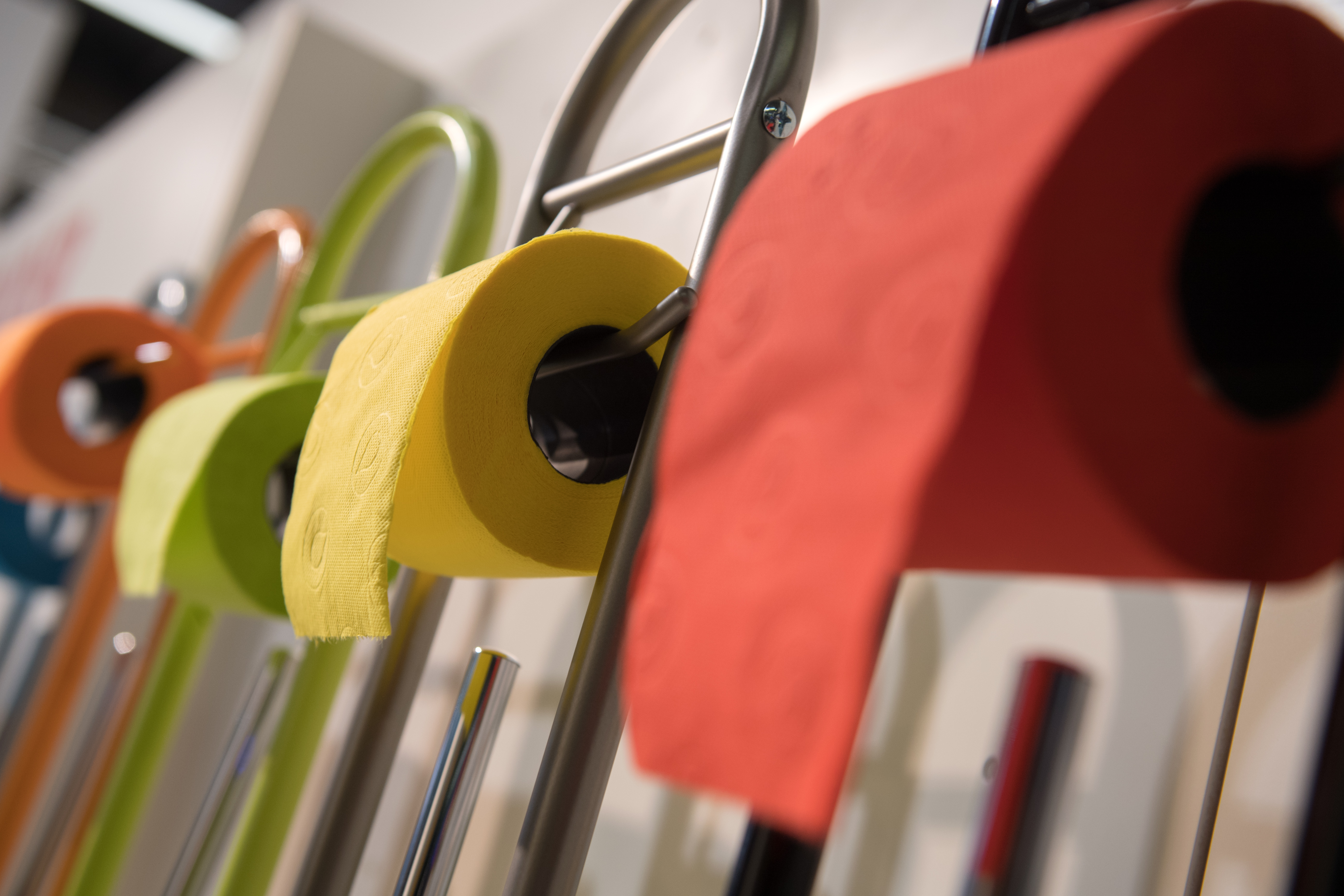 La orina tiene color diferente, ¿qué significa?