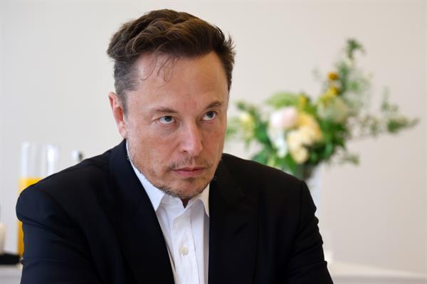 Elon Musk pone límite a los tuits diarios