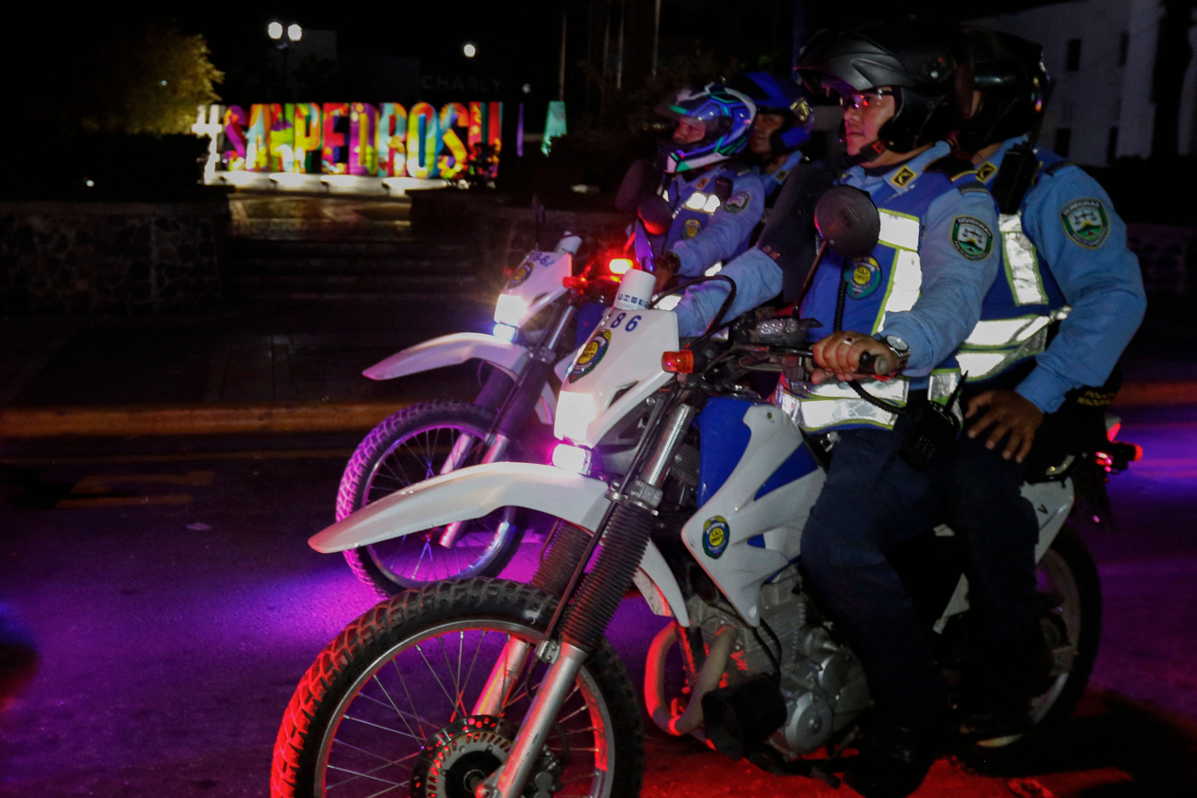 Autoridades de Honduras han implementado medidas como toques de queda luego de incidentes de violencia. (Foto Prensa Libre: AFP) 