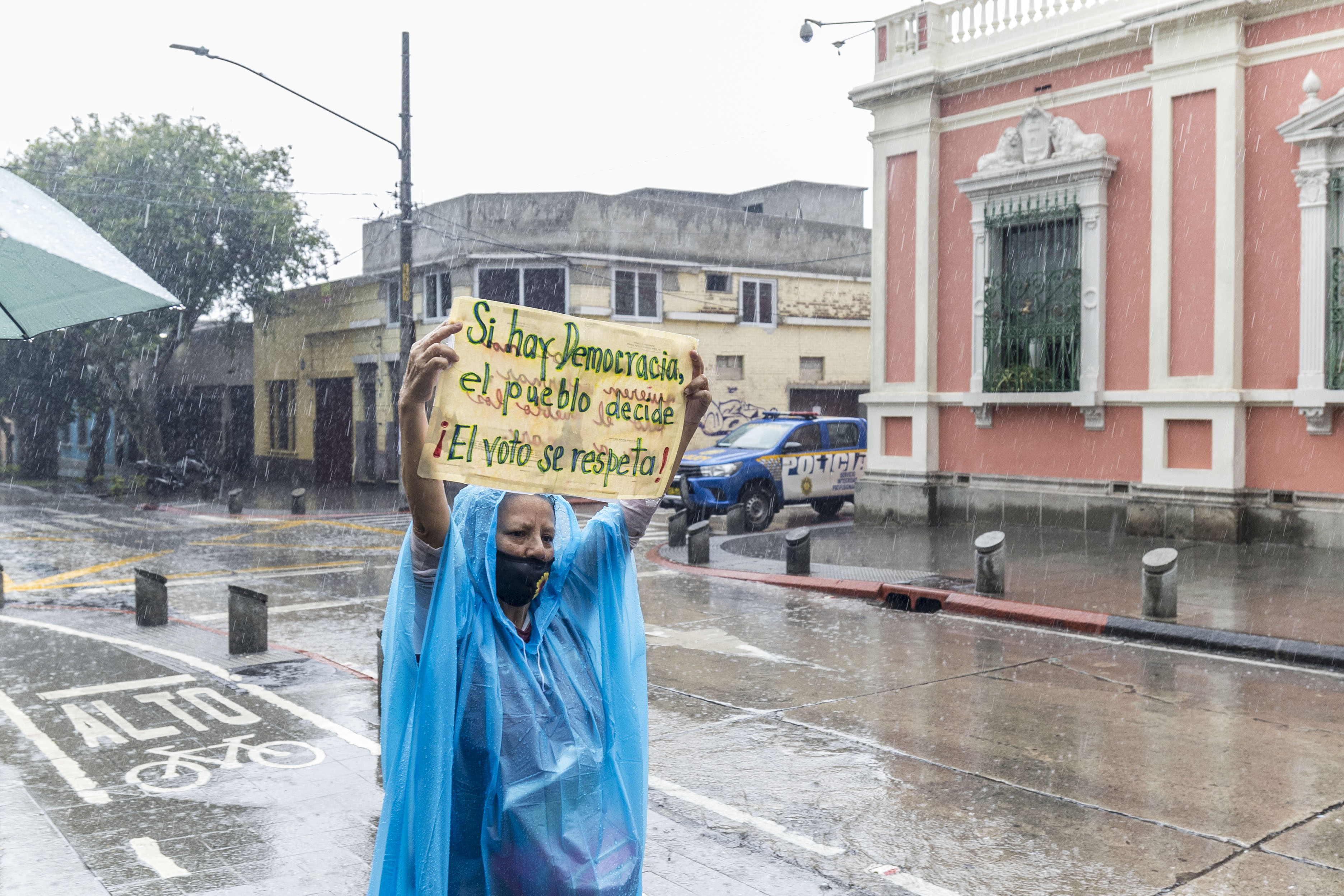Asociaciones, organizaciones y sectores de la sociedad guatemalteca se han pronunciado por la situación electoral luego de la primera vuelta. (Foto Prensa Libre: EFE / Esteban Biba)