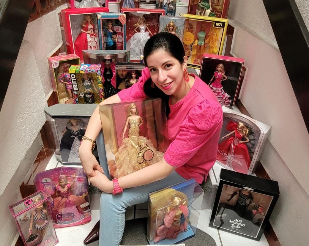Lucía Gaitán y su colección de muñecas Barbie