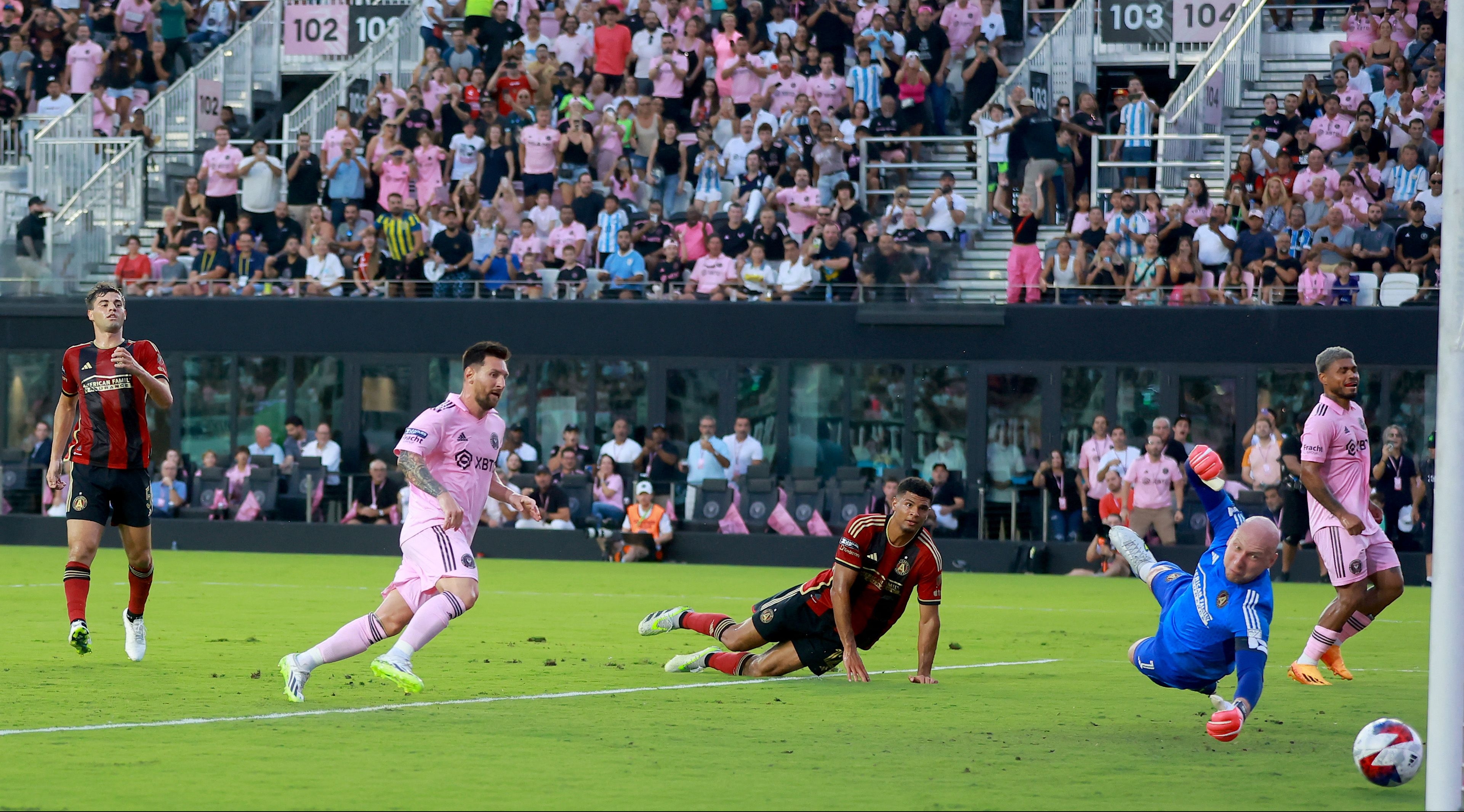 Lionel Messi: doblete y asistencia en la goleada del Inter Miami sobre el Atlanta United