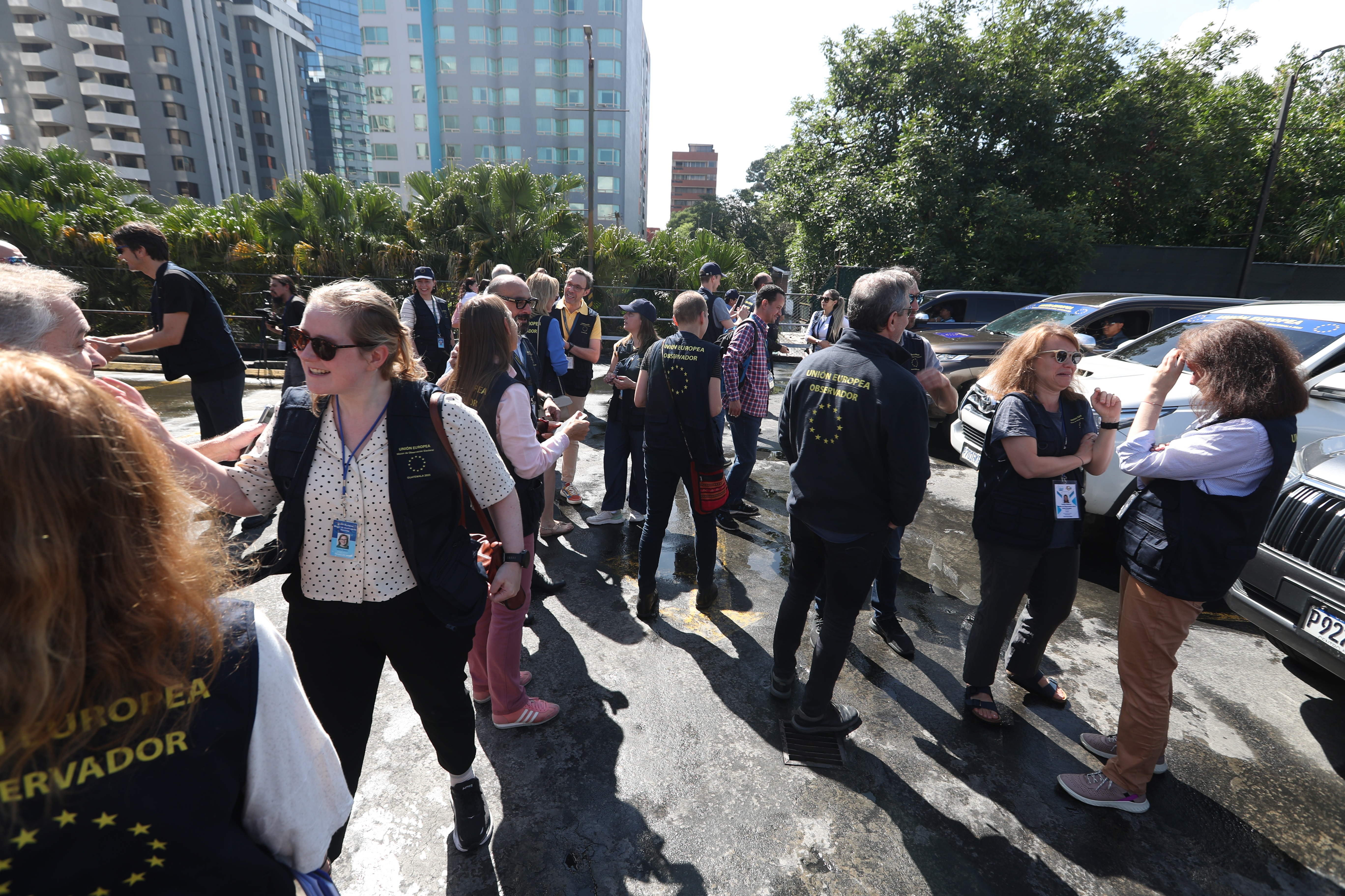 Observadores electorales en la jornada del pasado 25 de junio. (Foto Prensa Libre: María José Bonilla)