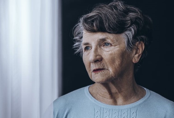 Por qué hay mas casos de alzhéimer en mujeres