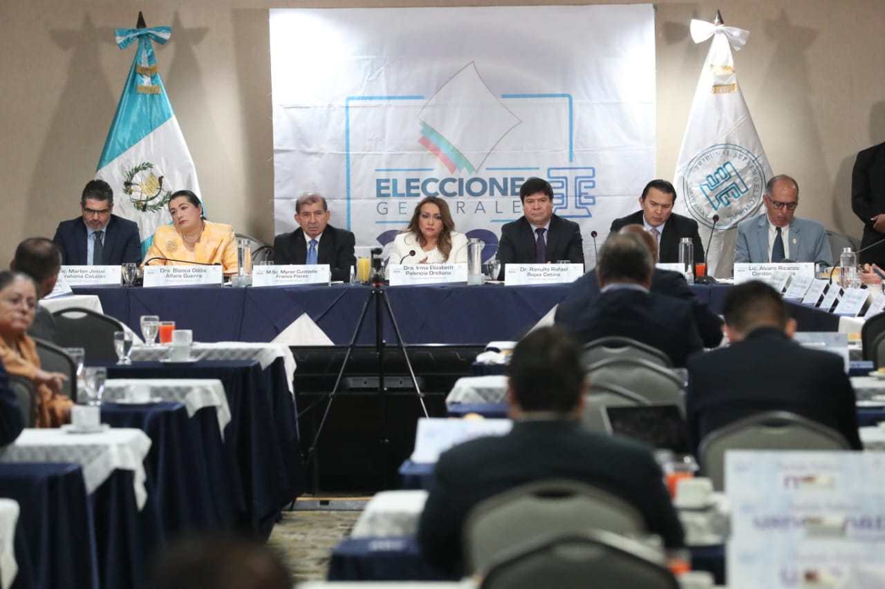En desarrollo reunión de magistrados del TSE con fiscales de partidos ...