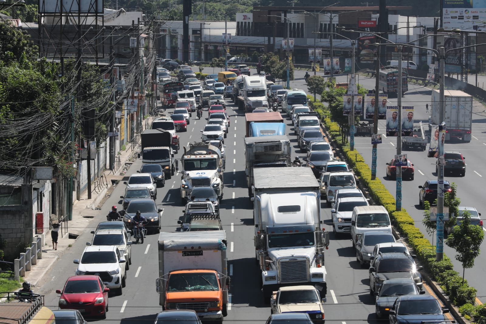 Tránsito en Guatemala: se complica la salida de la ciudad en el fin de semana largo