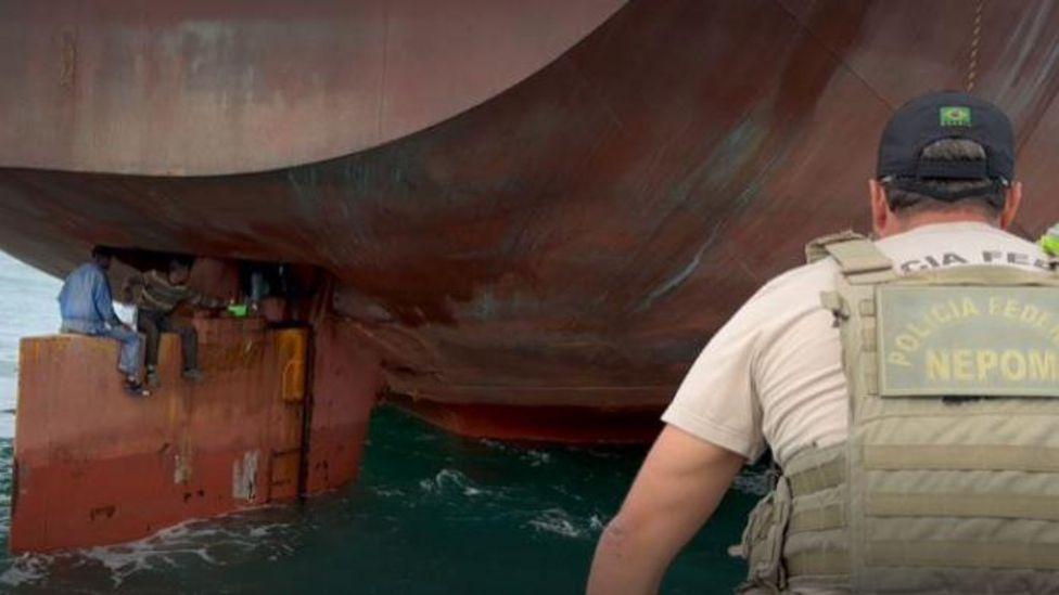 Los polizones se habían escondido en la pala del timón del barco, sin saber a dónde se dirigía. (DIVULGACIÓN)