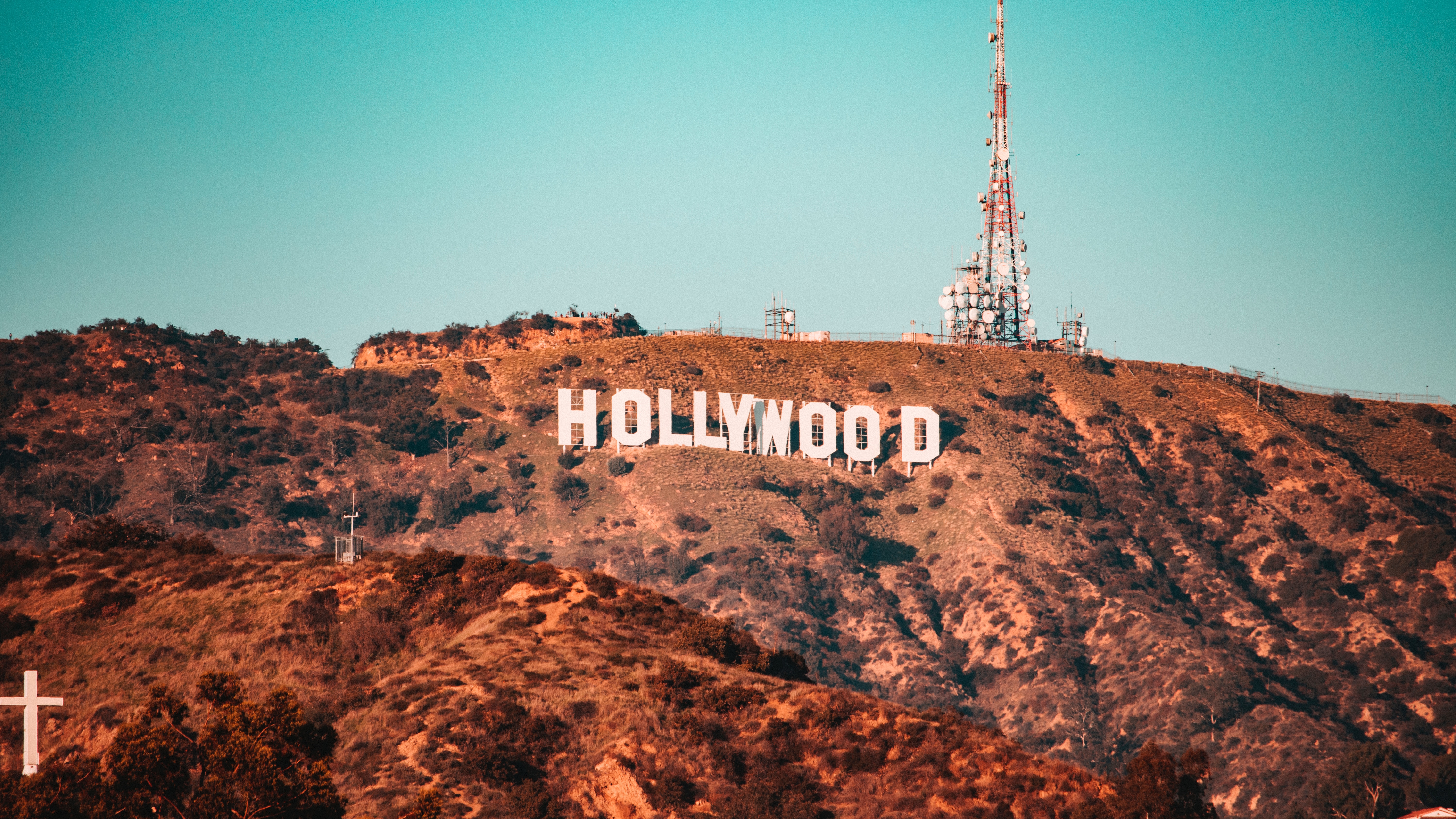 Actores extienden negociaciones con estudios de Hollywood y congelan huelga