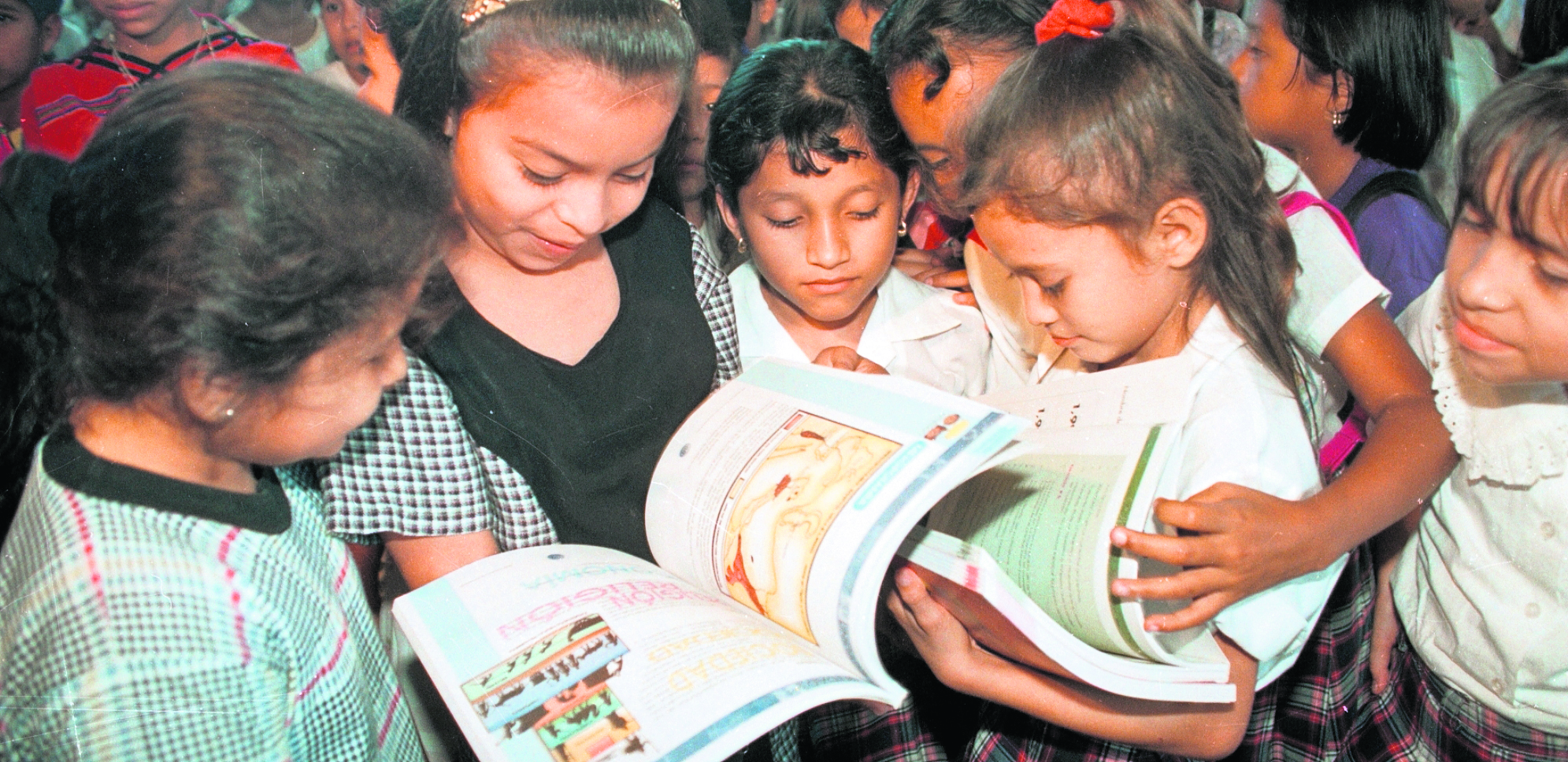 Los estudiantes de primaria aún no reciben los libros de texto del 2023. (Foto Prensa Libre: Hemeroteca PL)