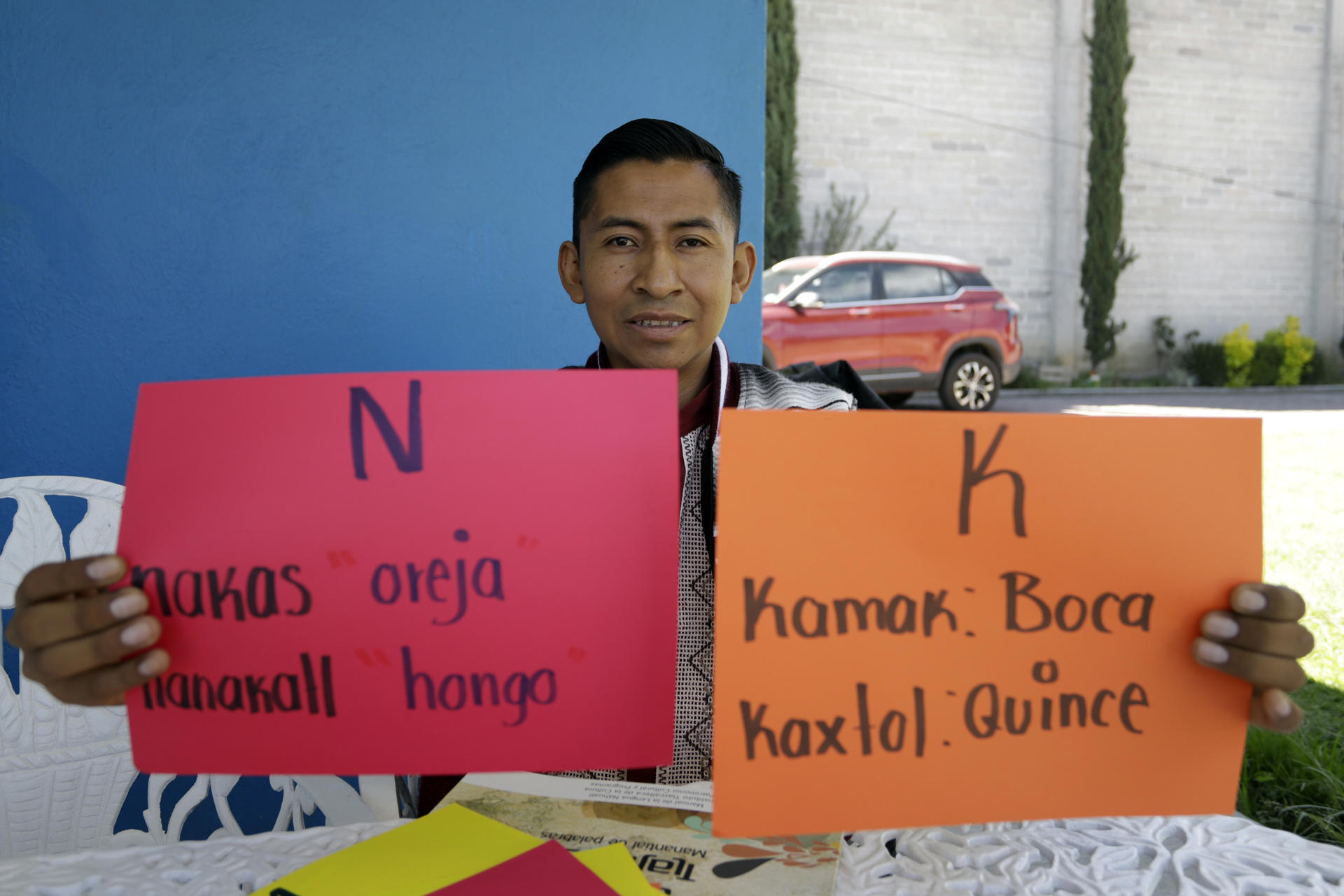 Un profesor mexicano rescata el idioma indígena náhuatl en TikTok