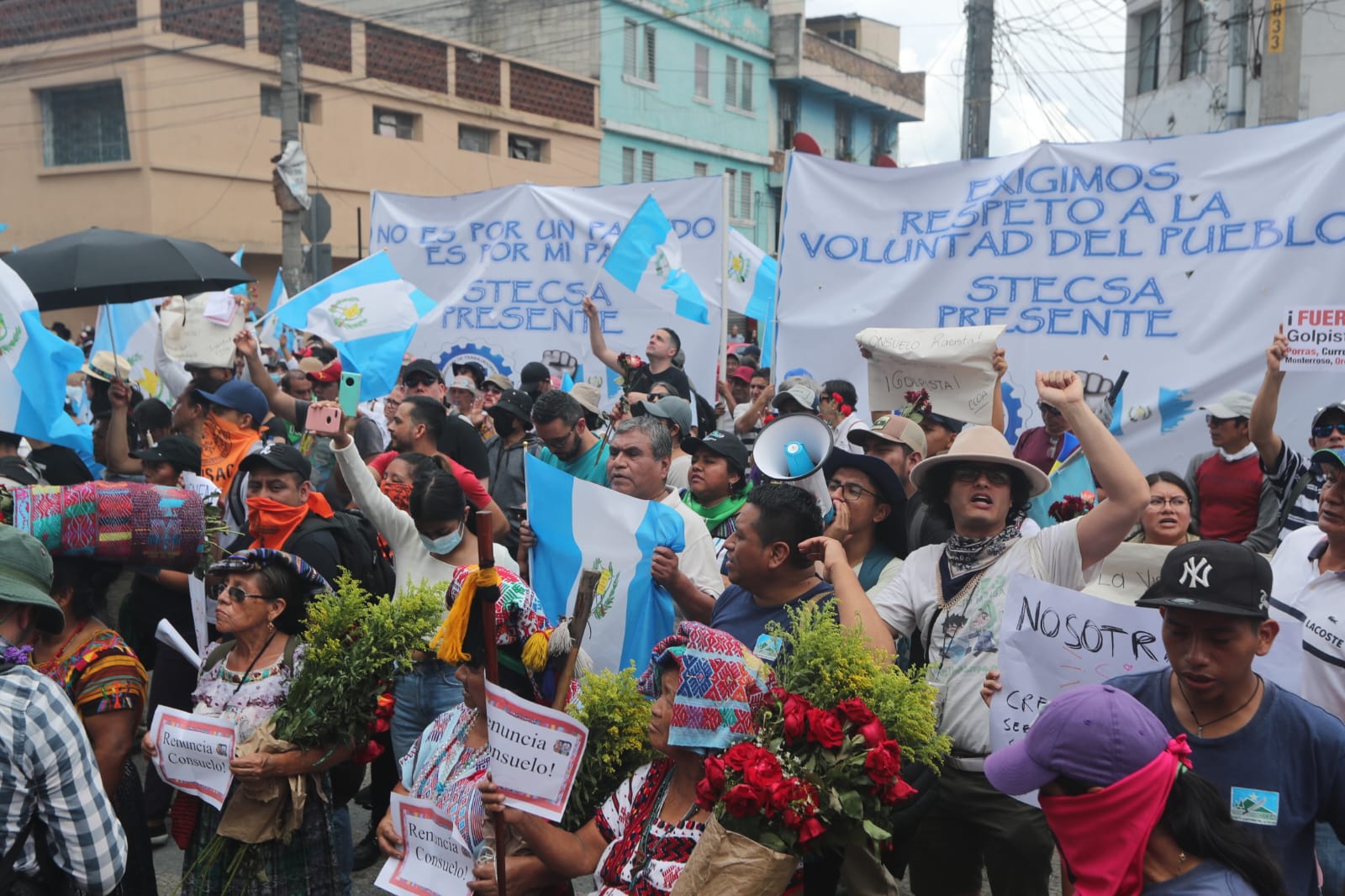 Protestas en la capital: las imágenes y consignas con la que los guatemaltecos piden la renuncia de Porras y que se respete el proceso electoral