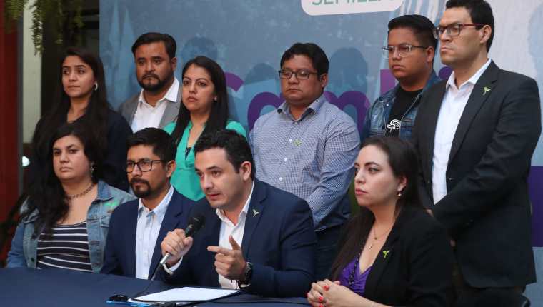 Diputados de la bancada Semilla señalan ilegalidades en la decisión de la Junta Directiva del Congreso de declararlos independientes. (Foto Prensa Libre: Roberto López)
