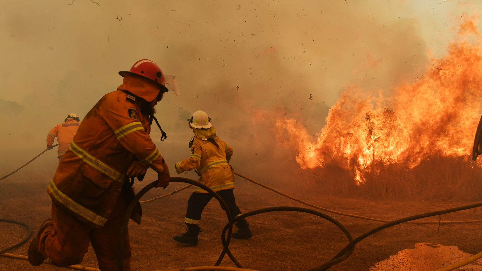 Una ciudad completa en el norte de Canadá, Yellowknife, tuvo que ser evacuada por el avance  feroz de las llamas. (GETTY IMAGES)