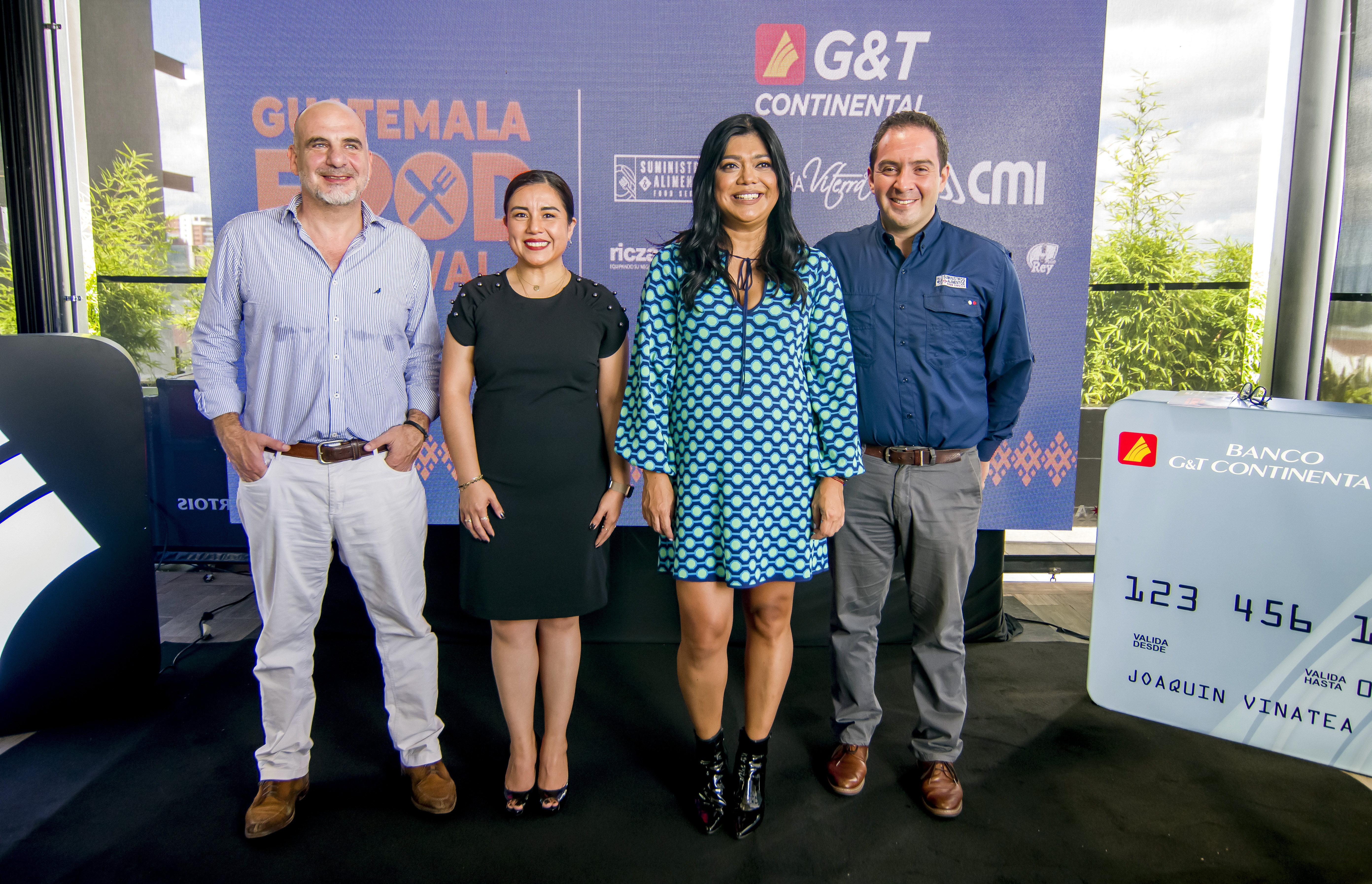 Daniel Panedas, director de Siete Zero; Alma Monzón, directora de Mercadeo de Banca Personas de Grupo Financiero G&T Continental; Carol Márquez, gerente general de Seite Zero y Productora General de Guatemala Food Festival; y René Sanchez, gerente de Mercadeo B2B de Suministros De Alimentos. Foto Prensa Libre: Sergio Muñoz