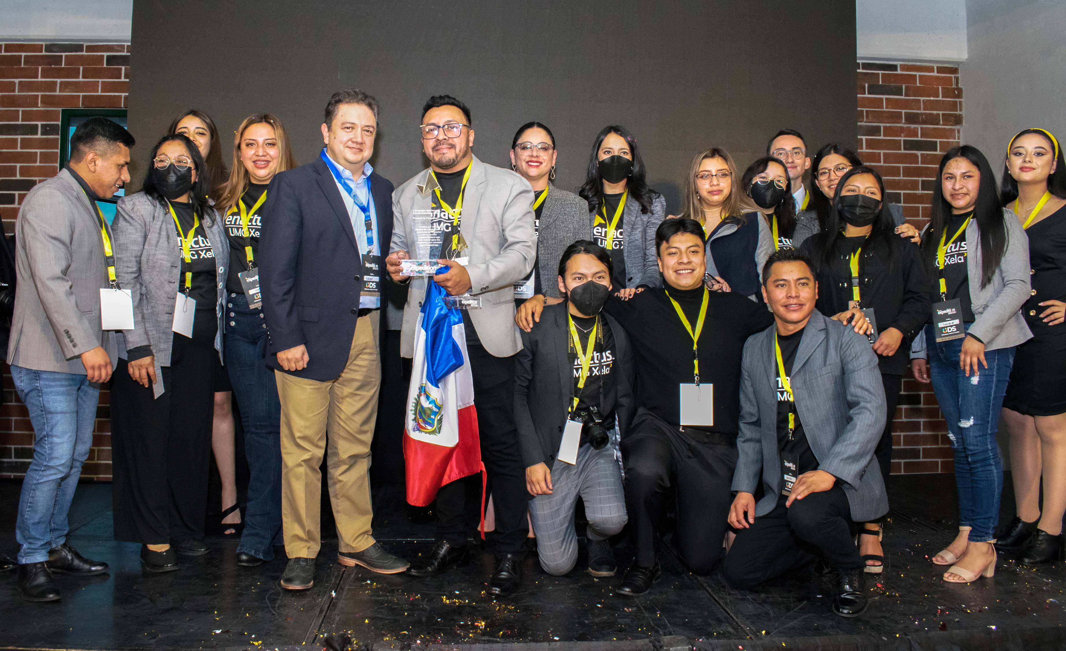 Enactus tiene como objetivo desarrollar el emprendimiento social en Guatemala, empoderar a los estudiantes para que apliquen sus habilidades y conocimientos empresariales en problemas sociales, económicos y ambientales en sus comunidades. Foto Prensa Libre: Cortesía