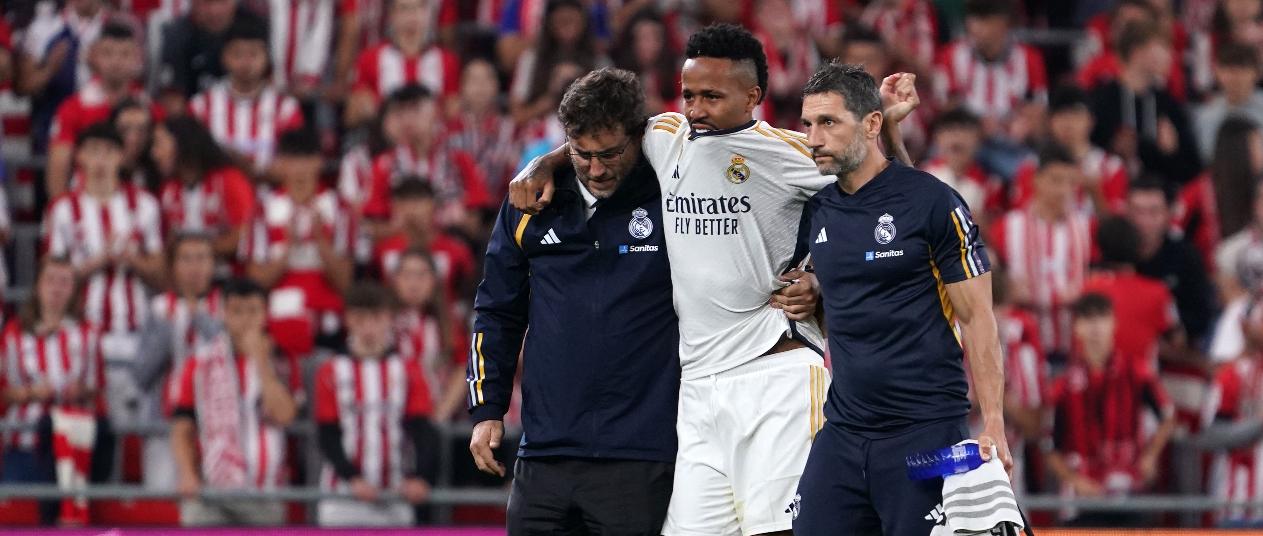 Así se retiró Militao del campo.