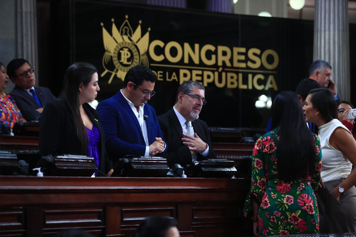 El actual diputado de Semilla, y presidente electo 2024-2028, Bernardo Arévalo, estuvo este 30 de agosto en la sesión ordinaria donde se conoció la suspensión del bloque legislativo. (Foto Prensa Libre: María José Bonilla).
