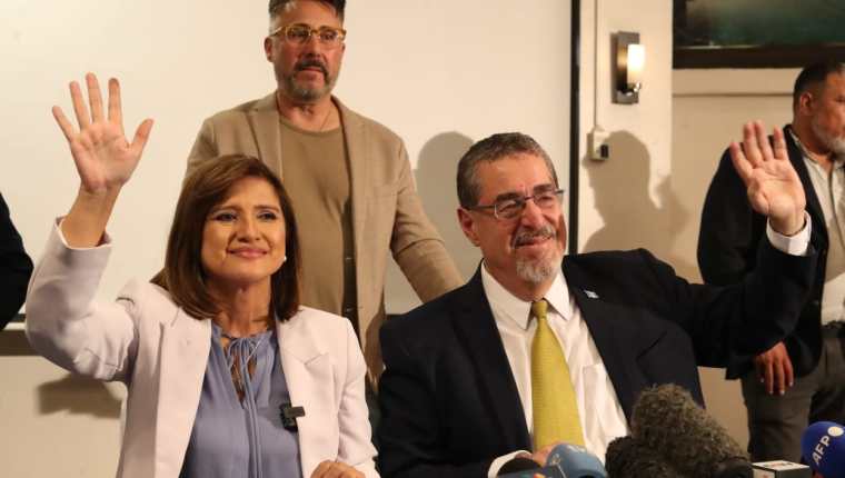 Bernardo Arévalo y Karin Herrera son el segundo binomio más votado de la historia democrática en Guatemala, según un análisis de Diestra, una firma especializada. (Foto Prensa Libre: Esbin García). 