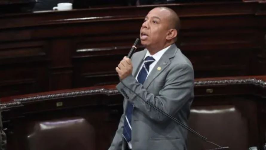 Diputado Aldo Dávila en el Congreso de la República. (Foto Prensa Libre: Hemeroteca PL)