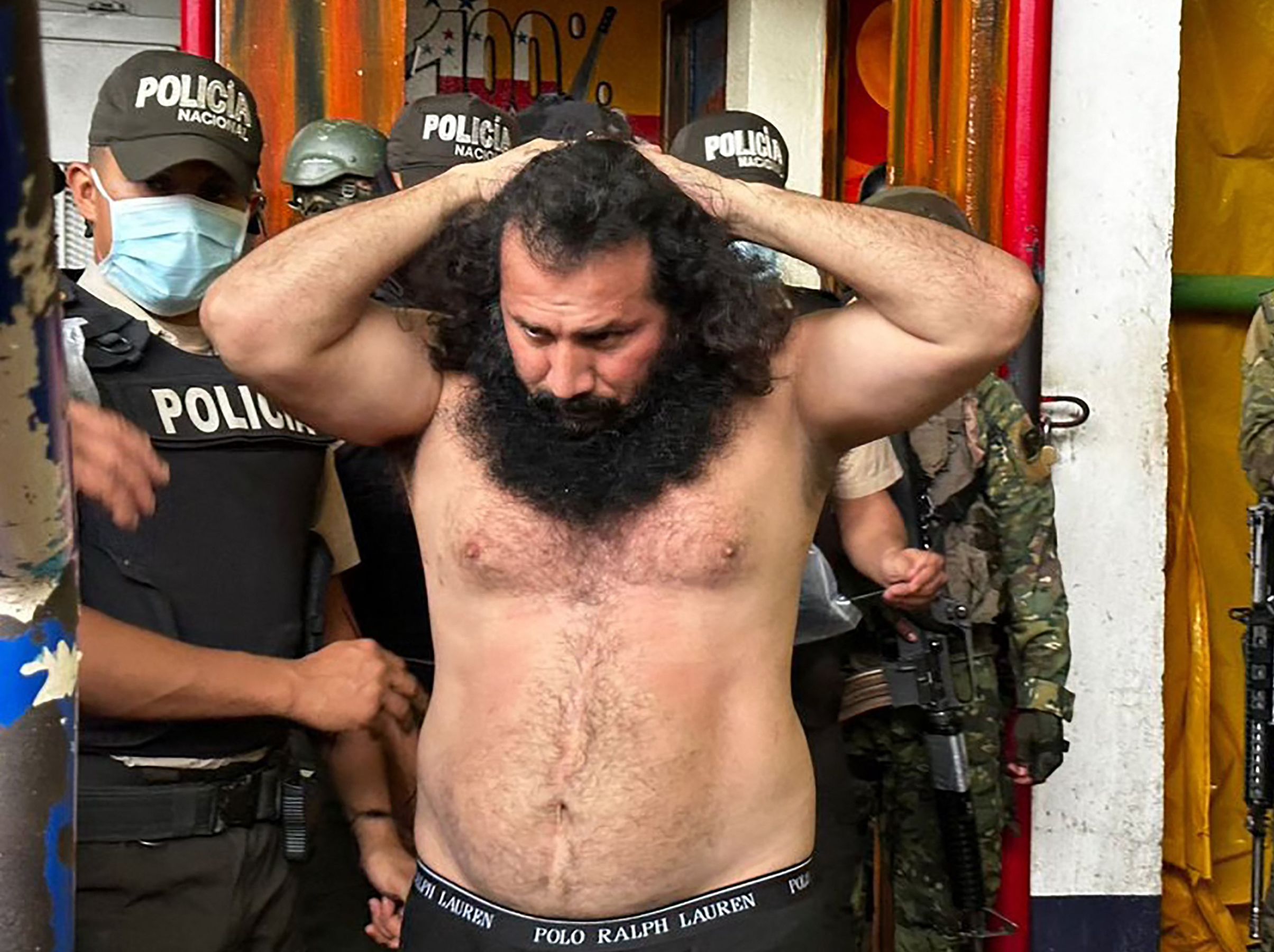 José Adolfo "Fito" Macías, jefe del temido grupo "Los Choneros" fue trasladado de cárcel,. (Foto Prensa Libre: AFP)