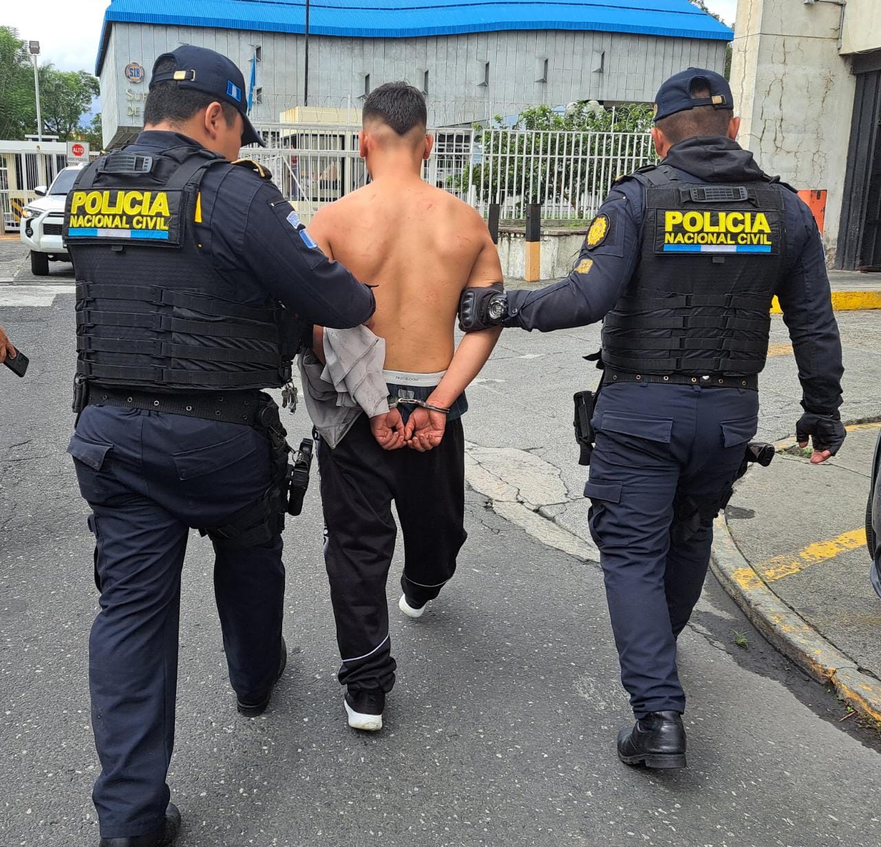 Un presunto pandillero hondureño identificado como Érick “N”, alias El Duende, fue recapturado por la PNC. (Foto Prensa Libre: PNC)