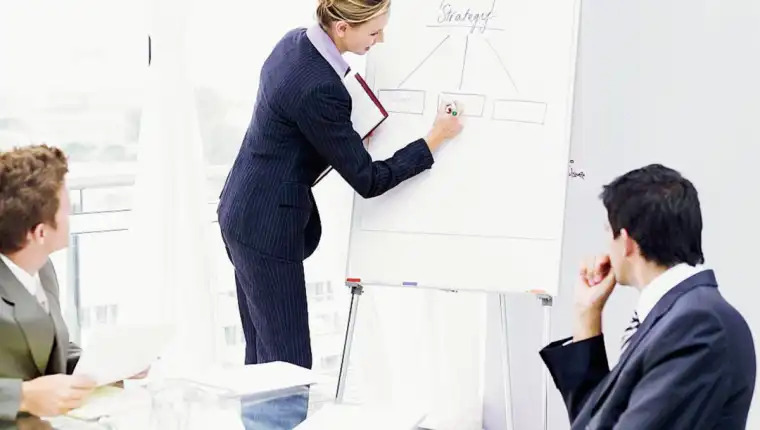 Emprendedores trabajando