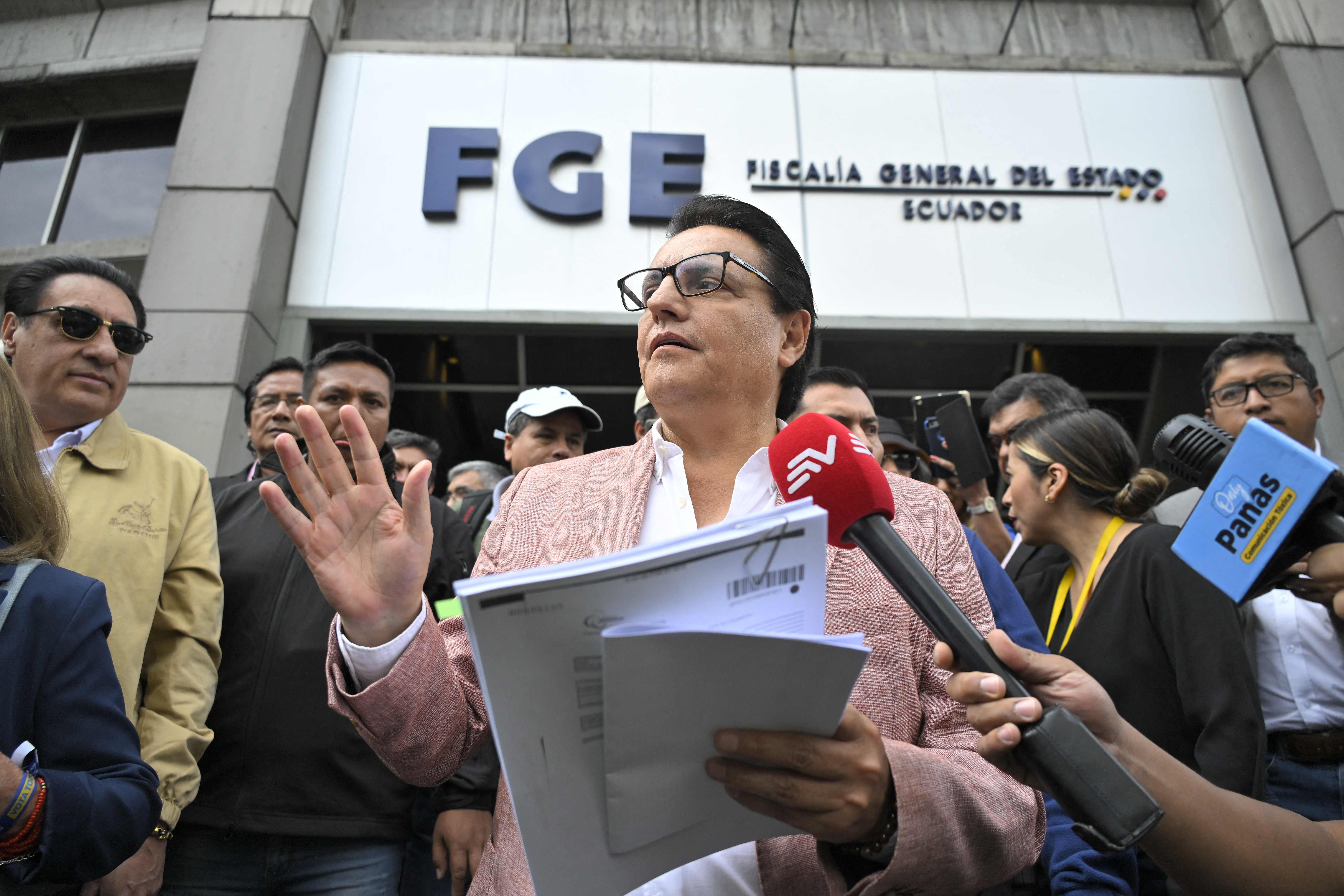 Asesinan a candidato presidencial de Ecuador, Francisco Villavicencio