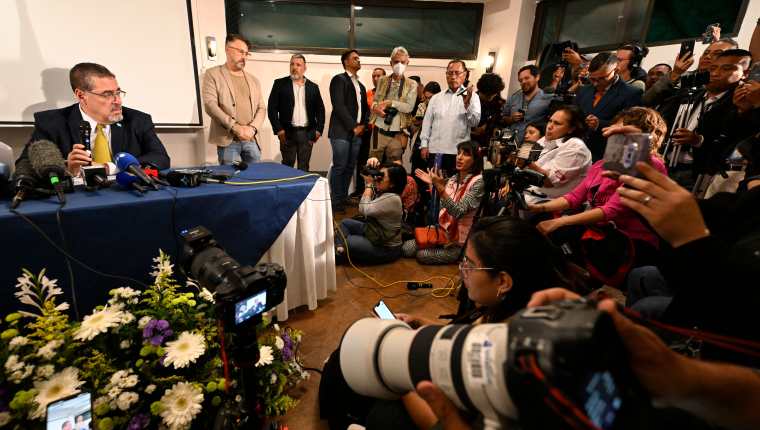 Bernardo Arévalo gana la segunda vuelta electoral en Guatemala. (Foto Prensa Libre: Luis ACOSTA / AFP)