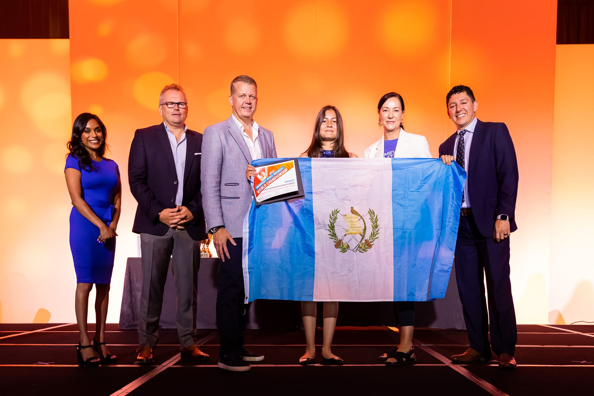 Guatemalteca alcanza el top 10 de la Competencia Mundial Microsoft Office Specialist 3