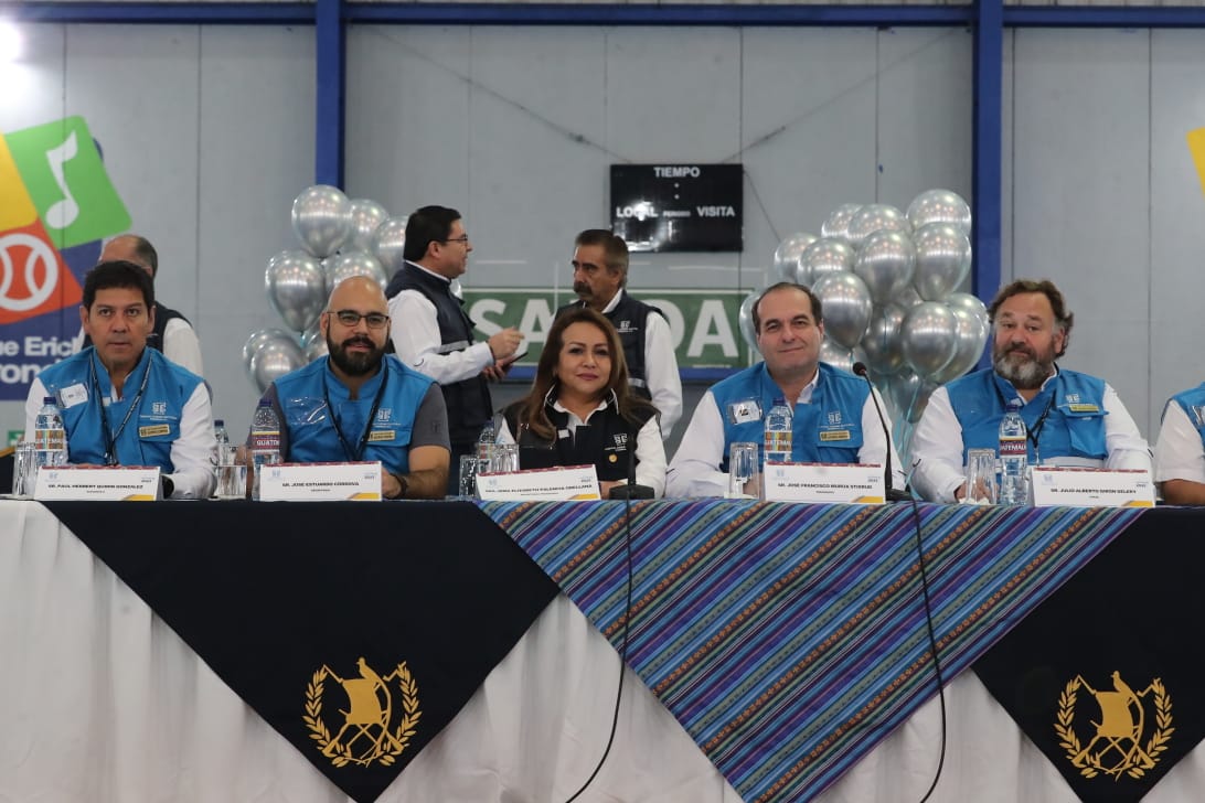 Magistrados del TSE en el acto de inauguración de la segunda vuelta electoral 2023. (Foto Prensa Libre: Elmer Vargas). 