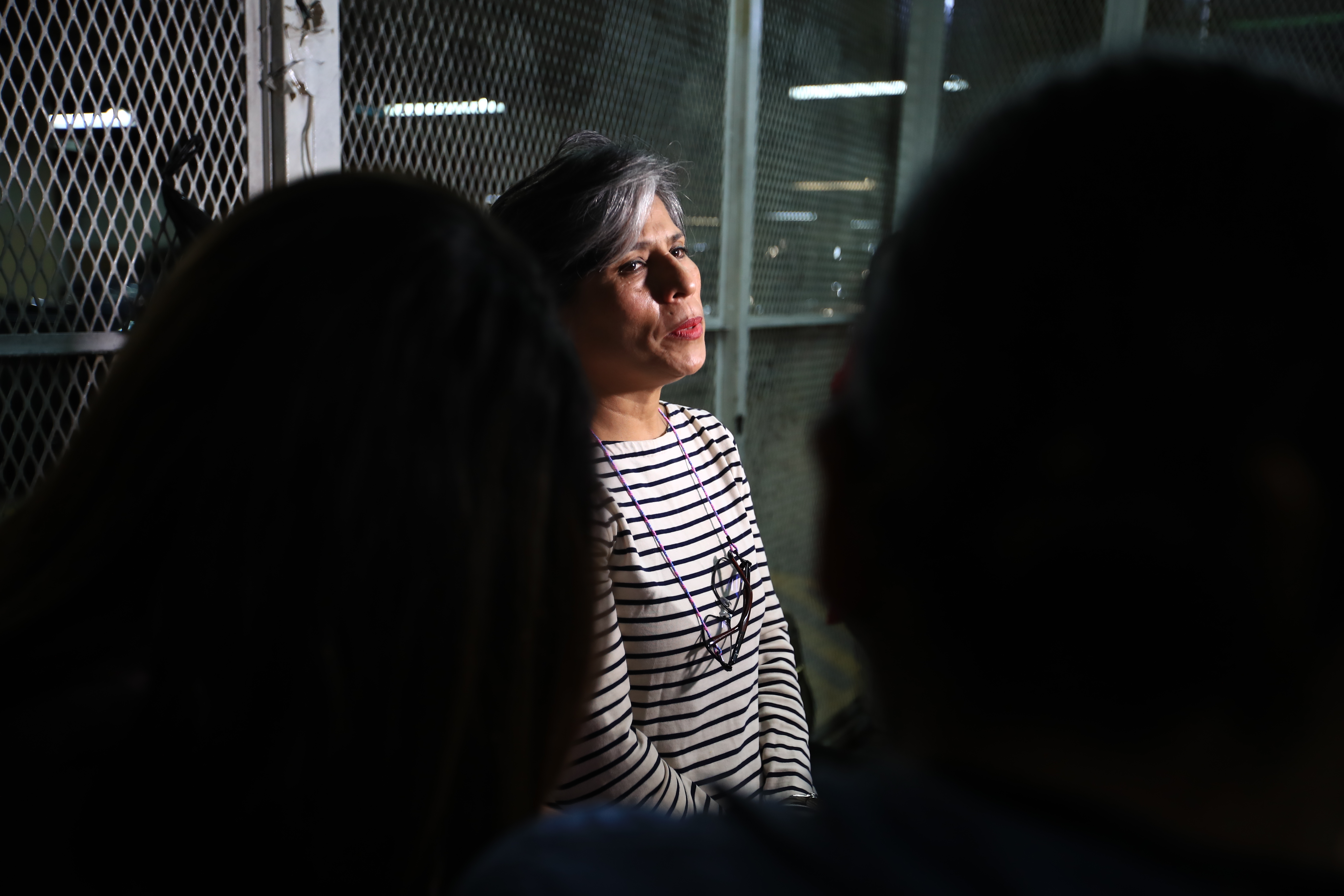La abogada Claudia González fue capturada y trasladada a Torre de Tribunales. (Foto Prensa Libre: Carlos Hernández Ovalle)