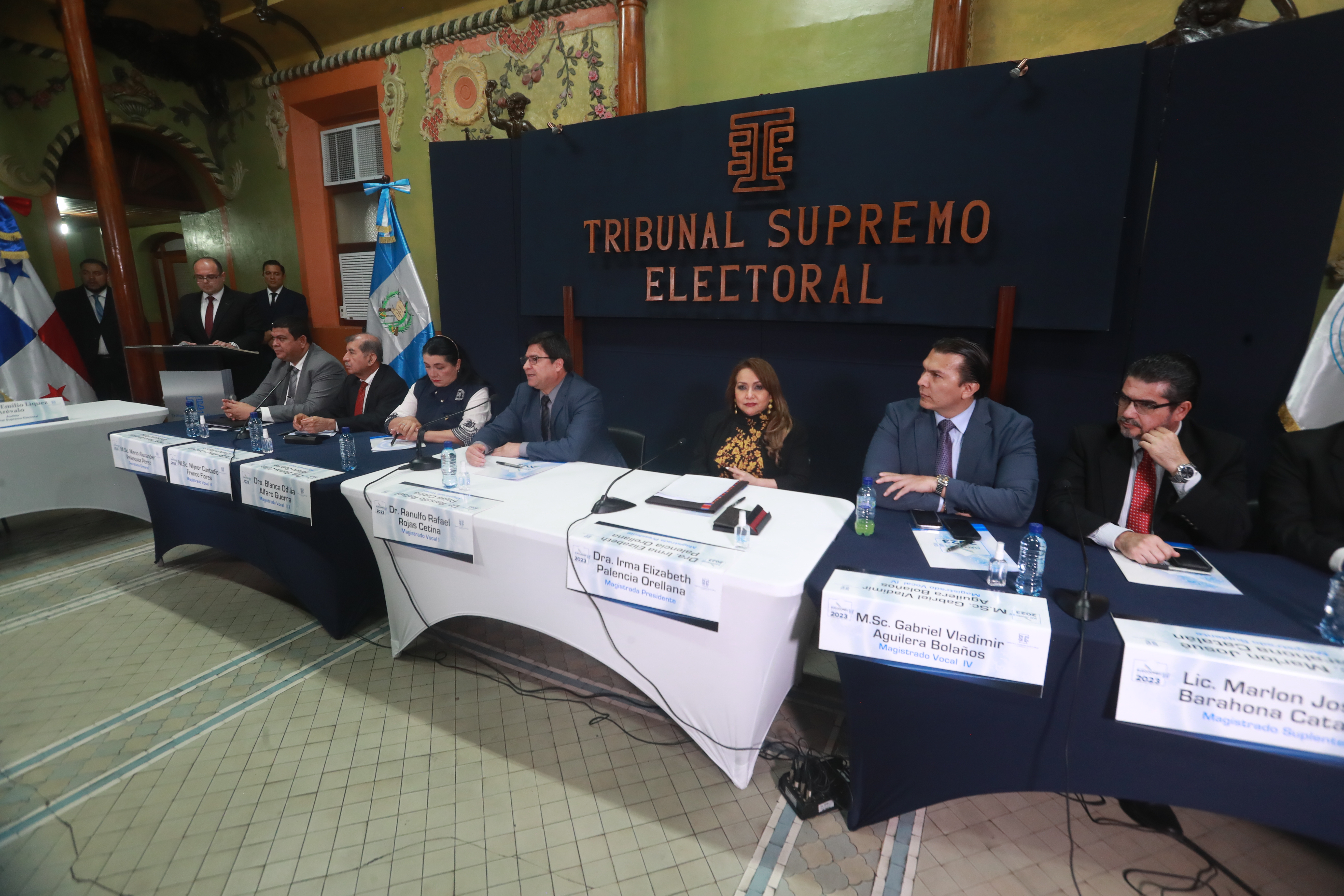 El Pleno del TSE frenó la suspensión al partido político del binomio electo hasta que concluya el periodo electoral. Fotografía: Prensa Libre.