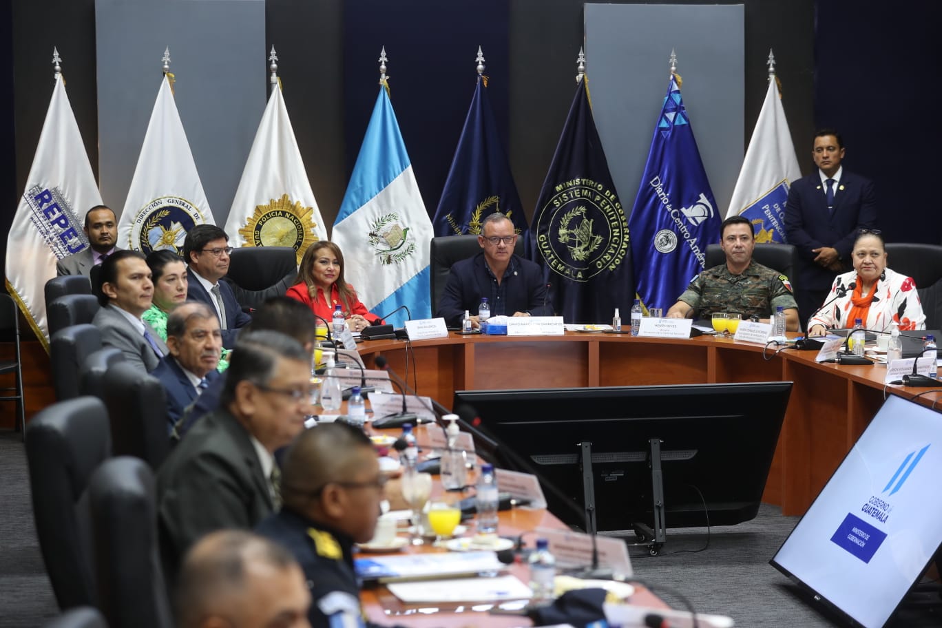 Autoridades del TSE, MP Mingob y Defensa se reunieron este 7 de agosto para planificar acciones en la segunda vuelta por la conflictividad electoral. (Foto Prensa Libre: Esbin García)