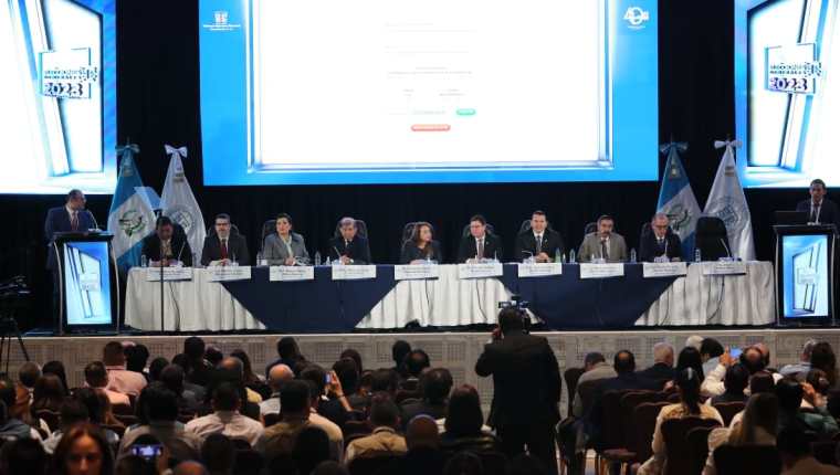 El Pleno de magistrados durante el desarrollo del tercer y último simulacro de votaciones y transmisión de resultados preliminares. Fotografía: Prensa Libre (Elmer Vargas). 