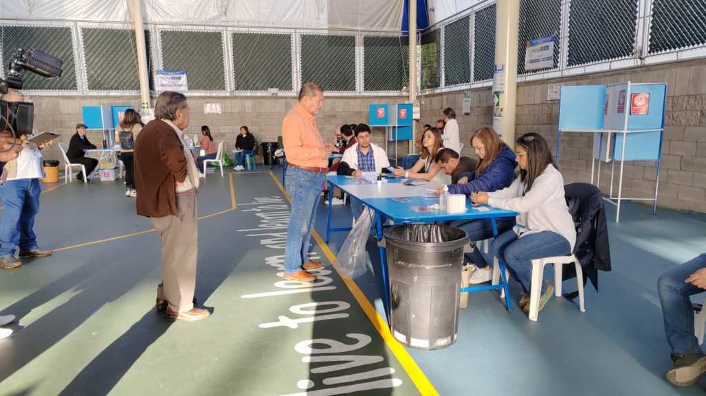 Apertura de centros de votación