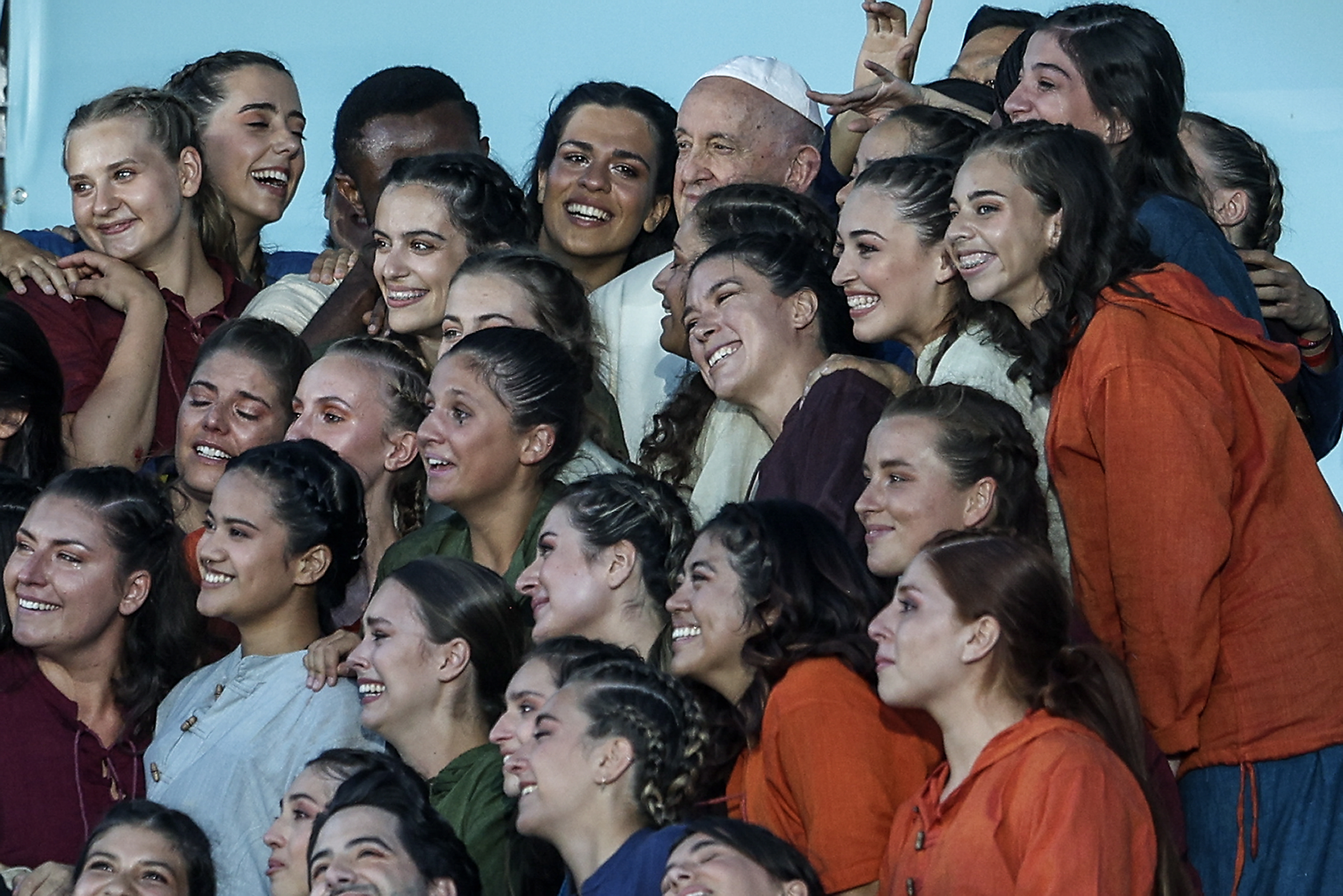 El papa Francisco participa en la Jornada Mundial de la Juventud, en Lisboa, Portugal. (Foto Prensa Libre: EFE/EPA/ANDRÉ KOSTERS / POOL)