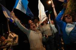 bernardo arevalo gana presidencia en guatemala guatemaltecos celebrando 20 de agosto 2023 prensa libre guatevision (11)