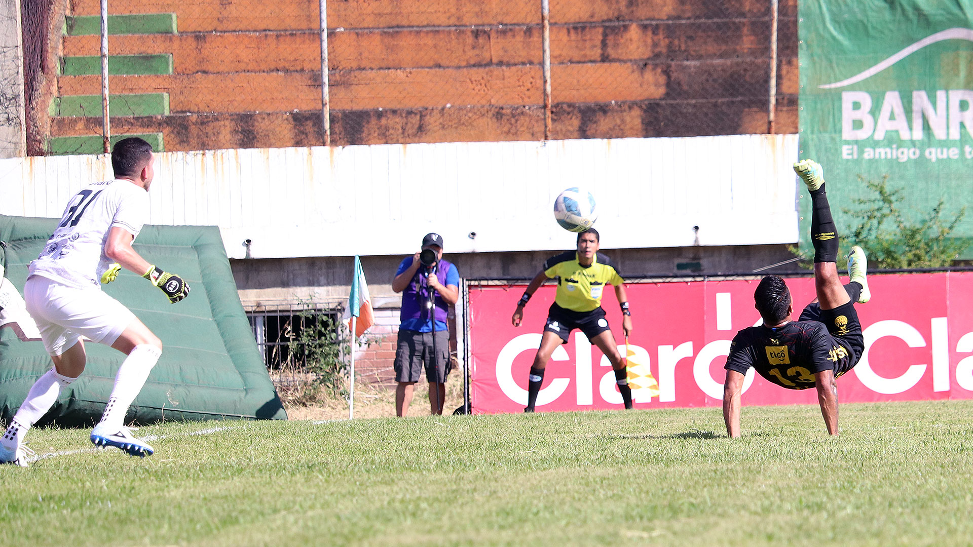 La chilena de Alejandro Galindo para el segundo de los rojos.