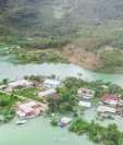 Bajo el agua están 35 casas y la iglesia católica del caserío Yalwitz Grande, Barillas, Huehuetenango, debido a la lluvia. (Foto Prensa Libre: Irving del Valle)