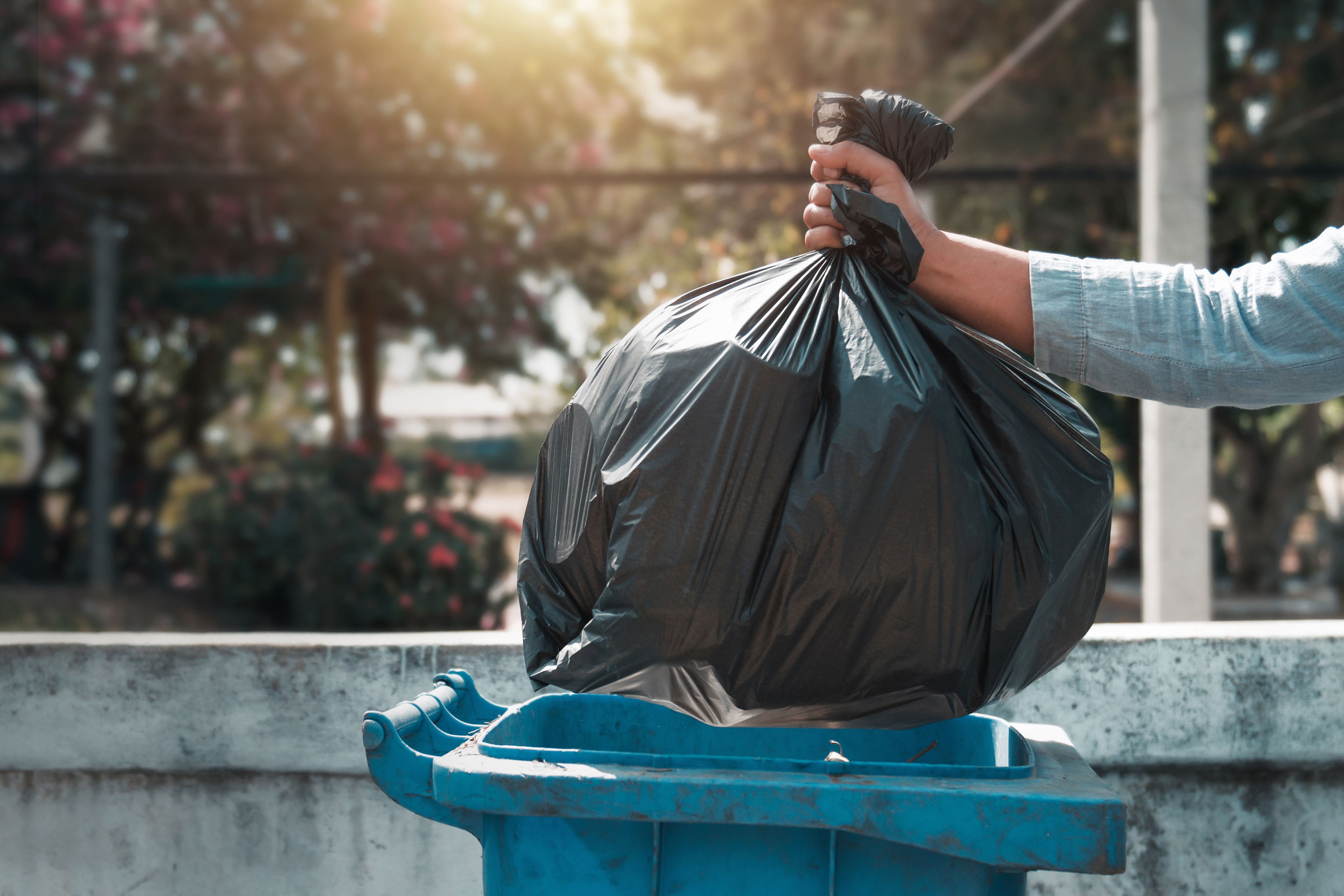 La basura del hogar debe clasificarse, pero también se pueden obtener beneficios.
