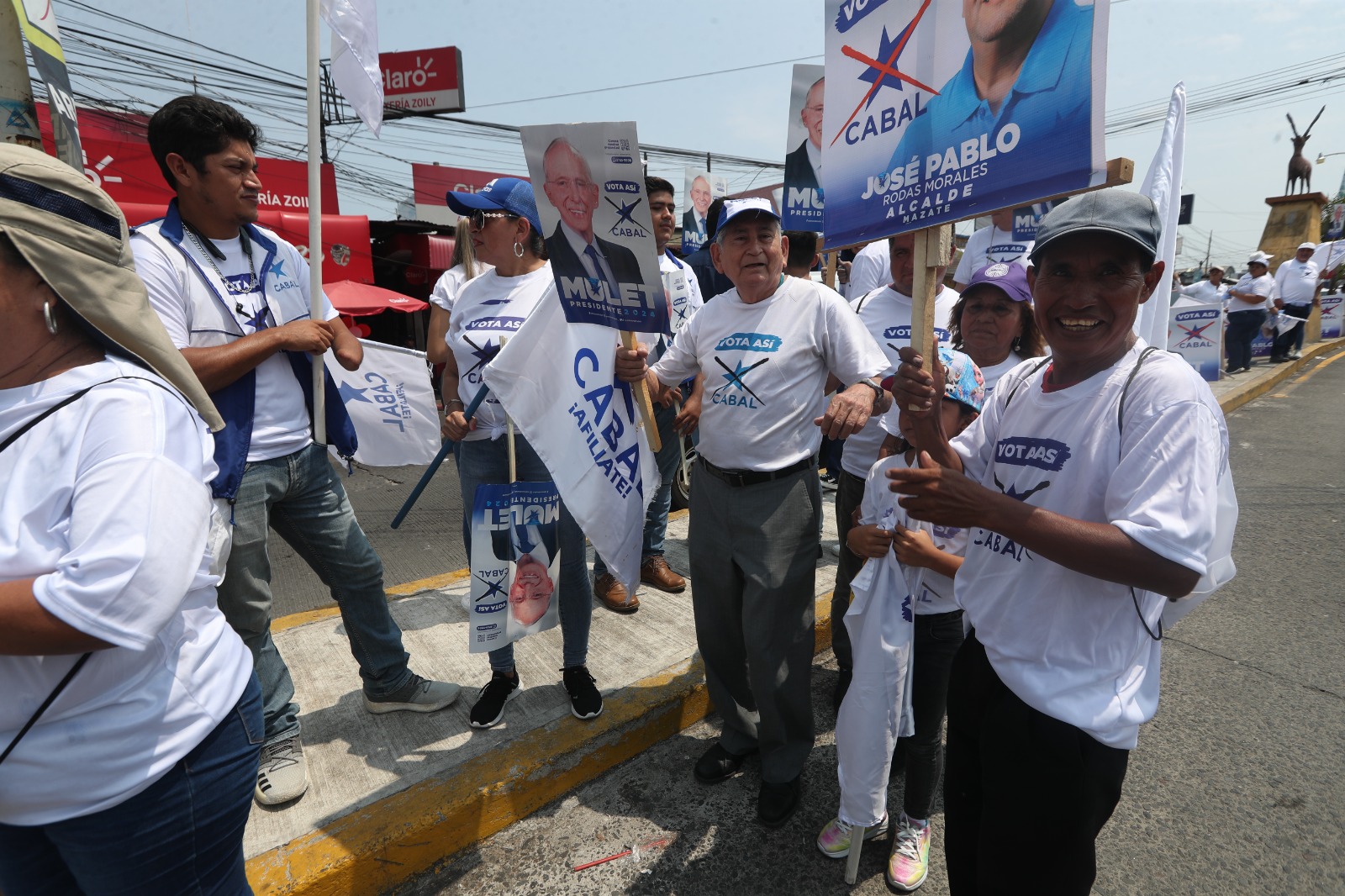 El MP inició una investigación contra el partido Cabal señalando supuestas irregularidades en una asamblea. (Foto Prensa Libre: Roberto López)