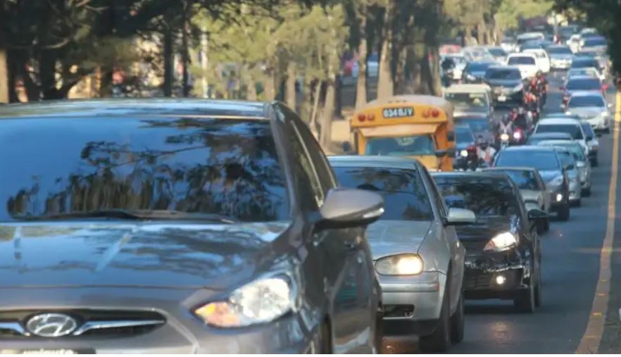 Al 81.70% del parque vehicular le pagaron el impuesto de circulación de vehículos en este 2023, según la SAT. (Foto Prensa Libre: HemerotecaPL)